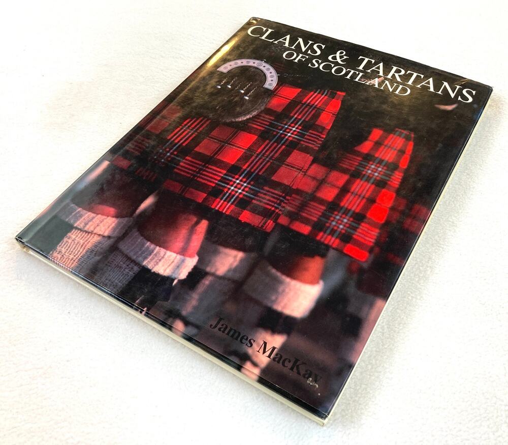 Clans and Tartans of Scotland Robert Bain Hardcover DJ Book ISBN 0517162407